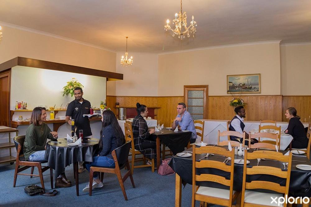 Victoria Hotel Bredasdorp Esterno foto