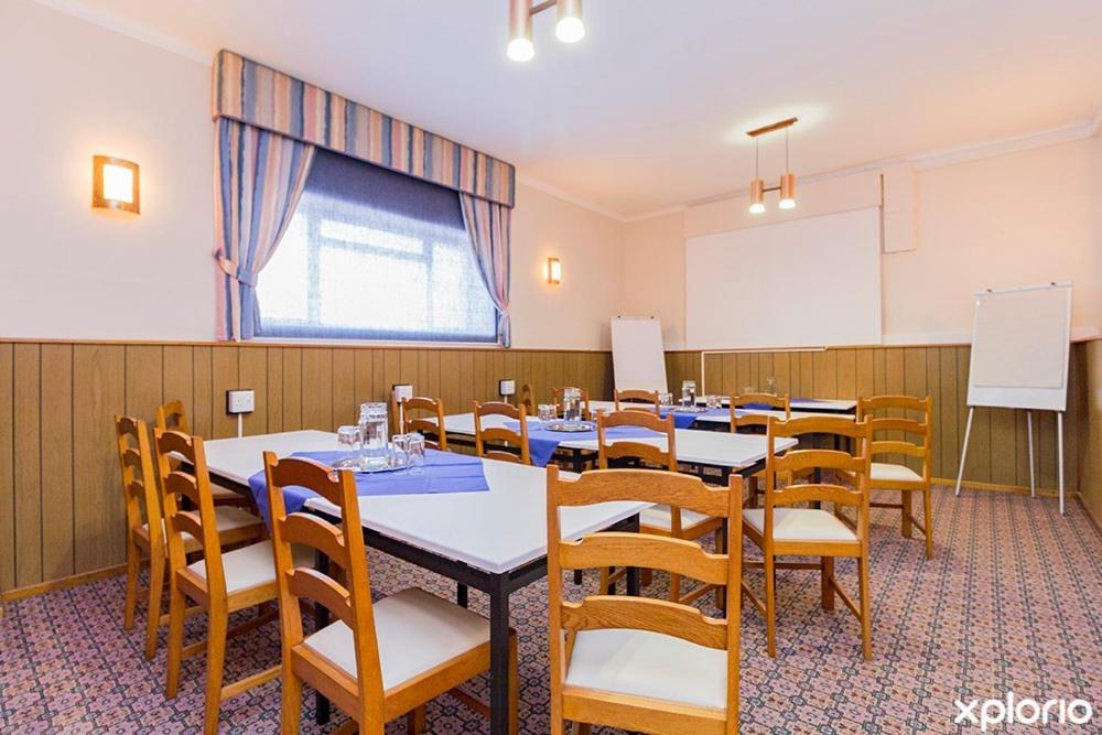 Victoria Hotel Bredasdorp Esterno foto