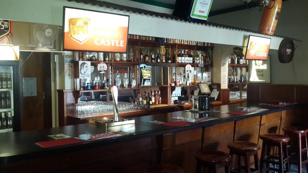 Victoria Hotel Bredasdorp Esterno foto