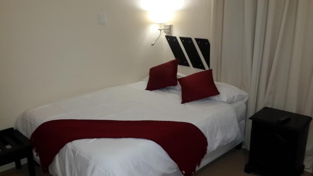 Victoria Hotel Bredasdorp Esterno foto